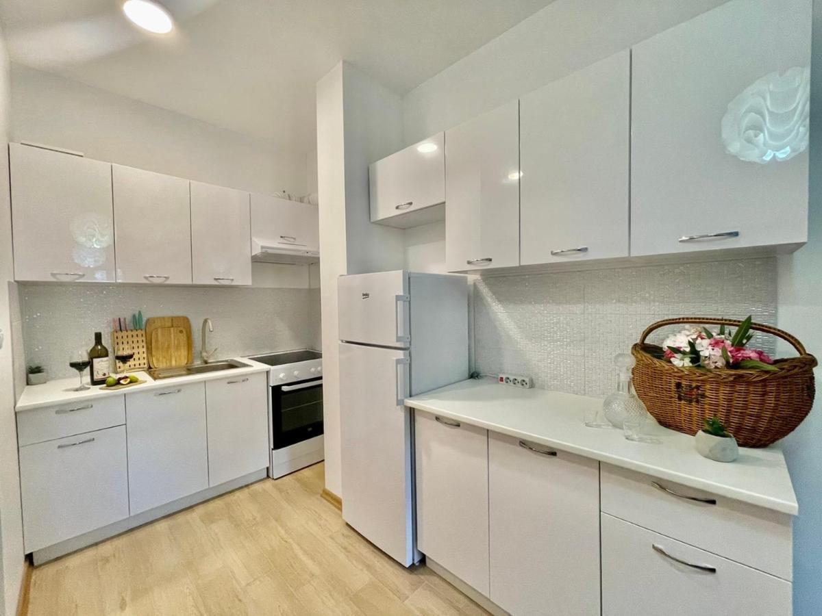 Olive Square Apartment Budua Esterno foto